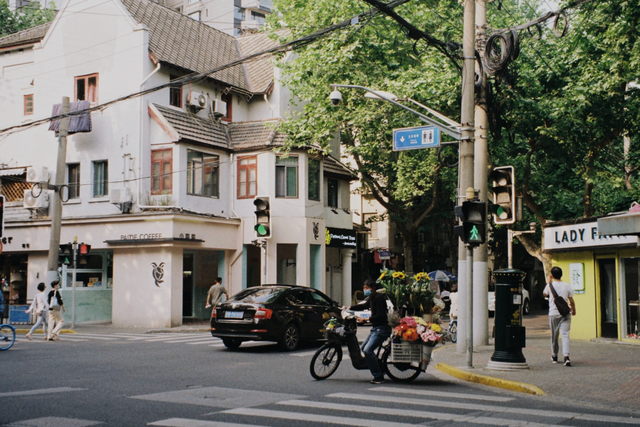 中國公布留學(xué)生回國落戶政策，這些澳洲大學(xué)畢業(yè)生可送上海戶口